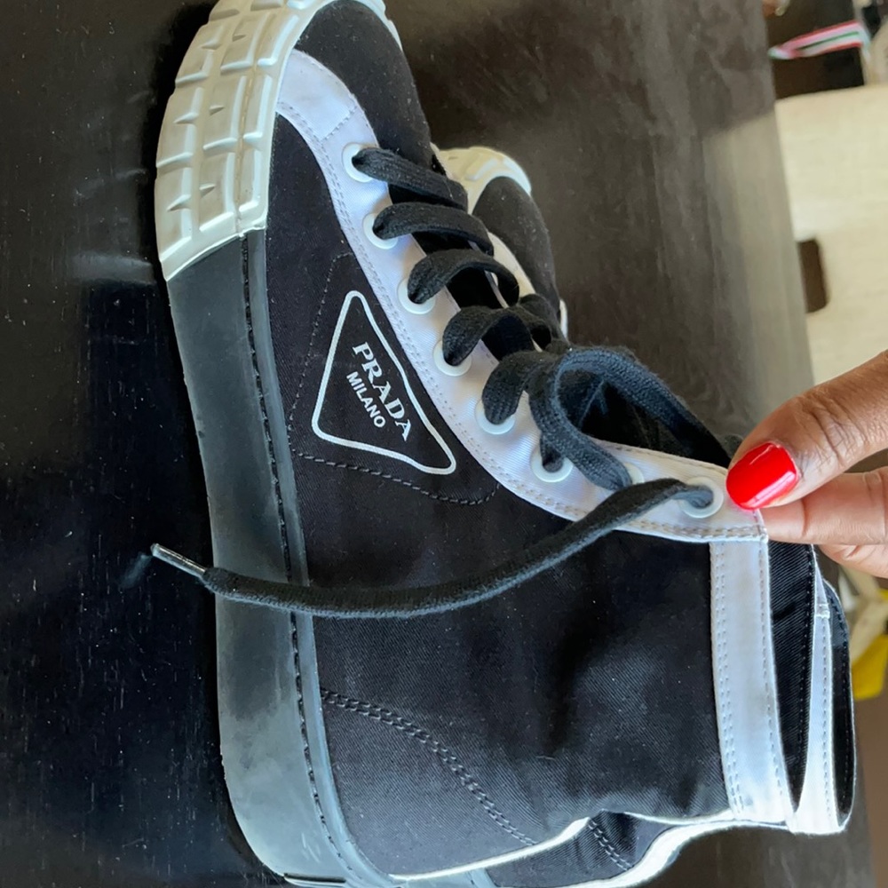 Prada sneakers size 40 Brand new Condition 100% authentic, comes with Box